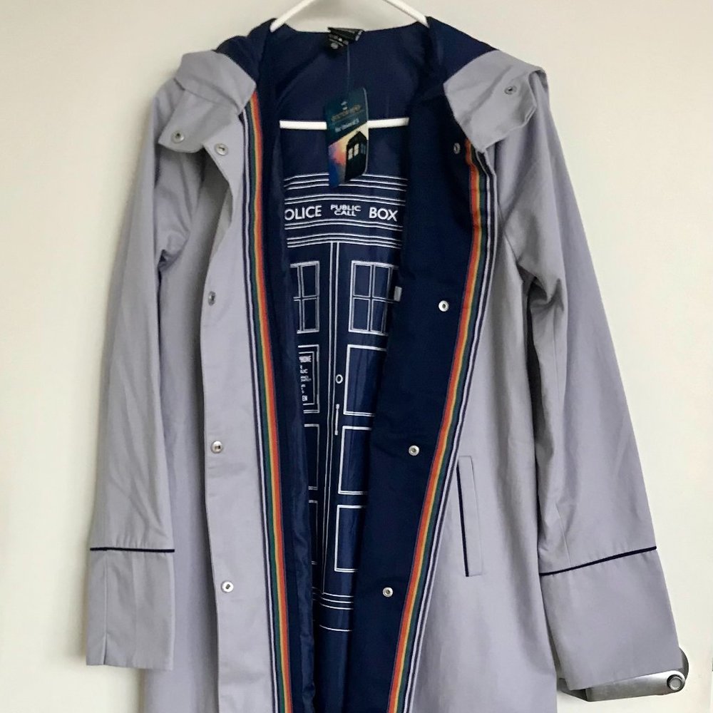 NWT Doctor Who Her Universe 13th Doctor Trench Coat